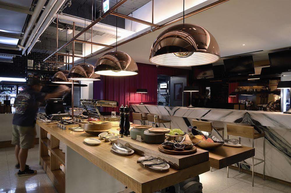 Reddot Hotel Taichung Exterior foto