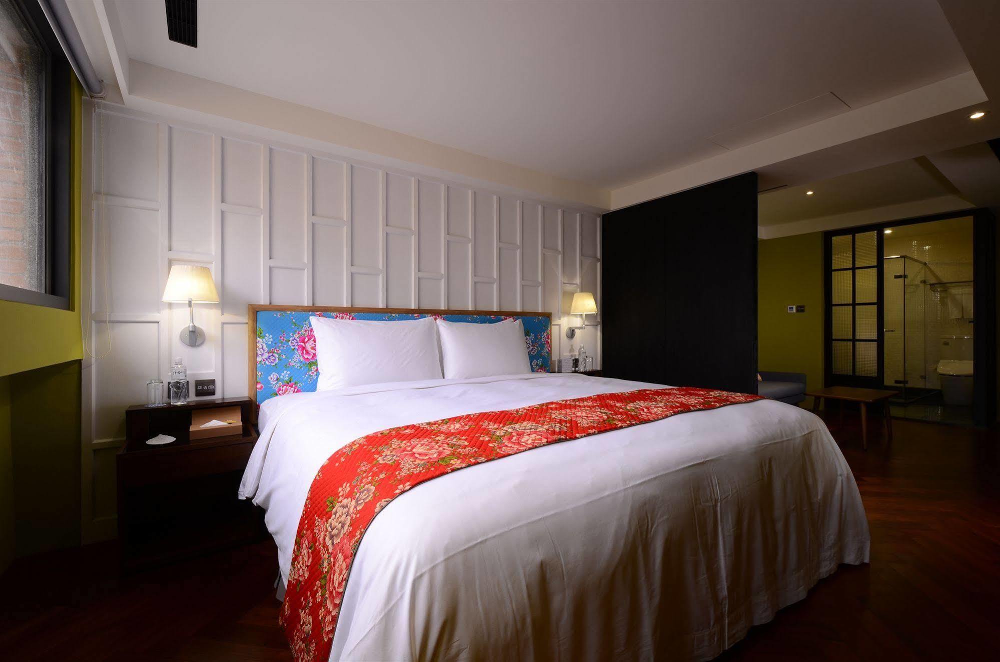 Reddot Hotel Taichung Exterior foto